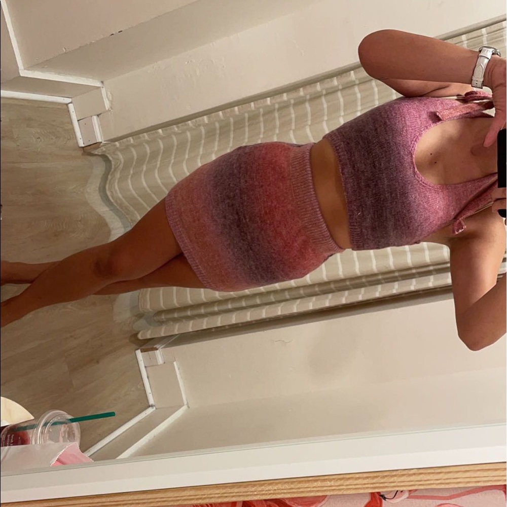 Matching skirt set!